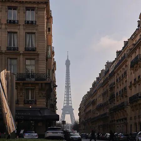 Hotel Plaza Tour Eiffel