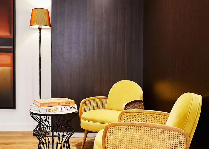 Hotel Plaza Tour Eiffel 4*