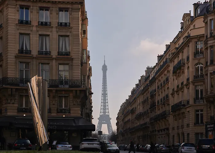 Hotel Plaza Tour Eiffel
