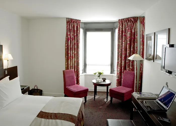 Hotel Plaza Tour Eiffel