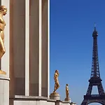 Plaza Tour Eiffel 4*