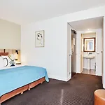 Hotel Plaza Tour Eiffel 4*