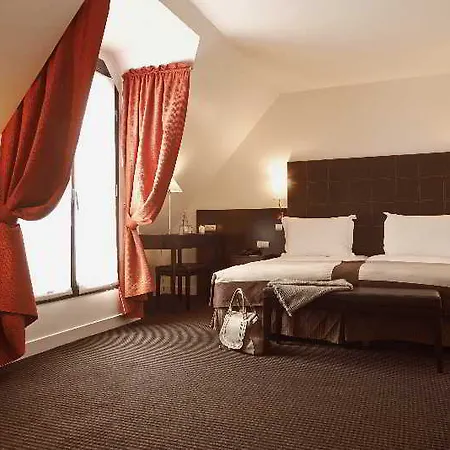 Hotel Plaza Tour Eiffel Paris