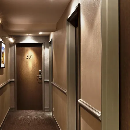 Plaza Tour Eiffel Otel 4*