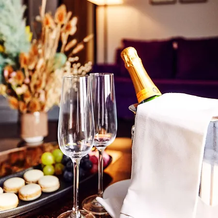 Hotell Plaza Tour Eiffel