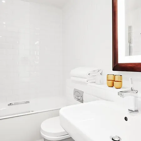 Hotel Plaza Tour Eiffel 4*