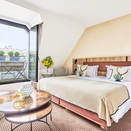 Otel Plaza Tour Eiffel 4*