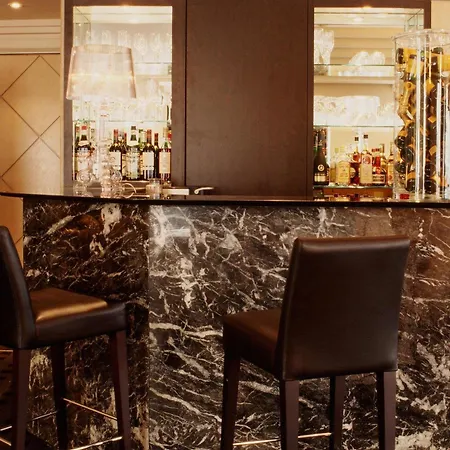 Plaza Tour Eiffel Hotel 4*