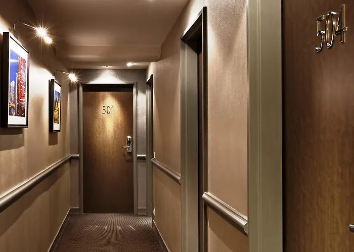 Plaza Tour Eiffel Hotel 4*