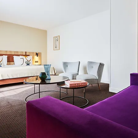 Hotel Plaza Tour Eiffel 4*