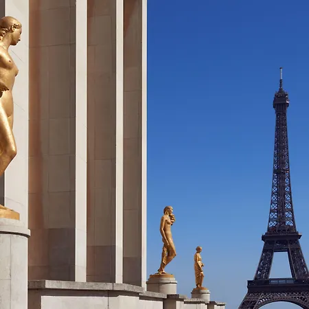 Plaza Tour Eiffel 4*